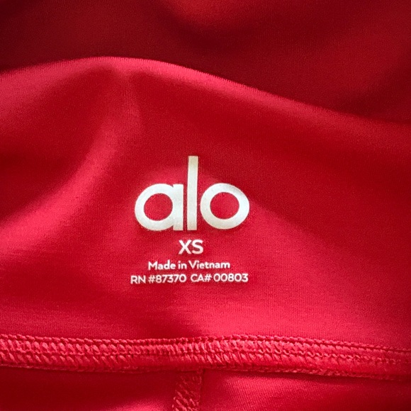 Women’s ALO Yoga Classic Red 7/8 Airlift Leggings. XS - Picture 3 of 5